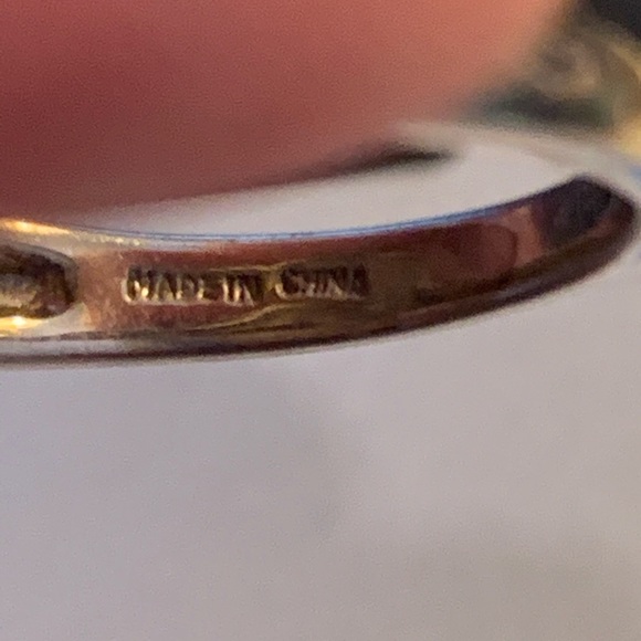 Elegant Silver and Blue Opal Ring - Picture 11 of 11